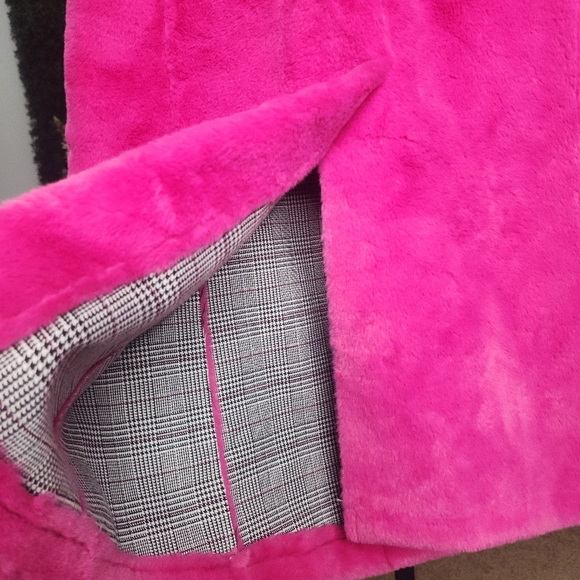 🟢SALE! AVEC LES FILLES,  HOT PINK FAUX FUR COAT - Picture 11 of 13